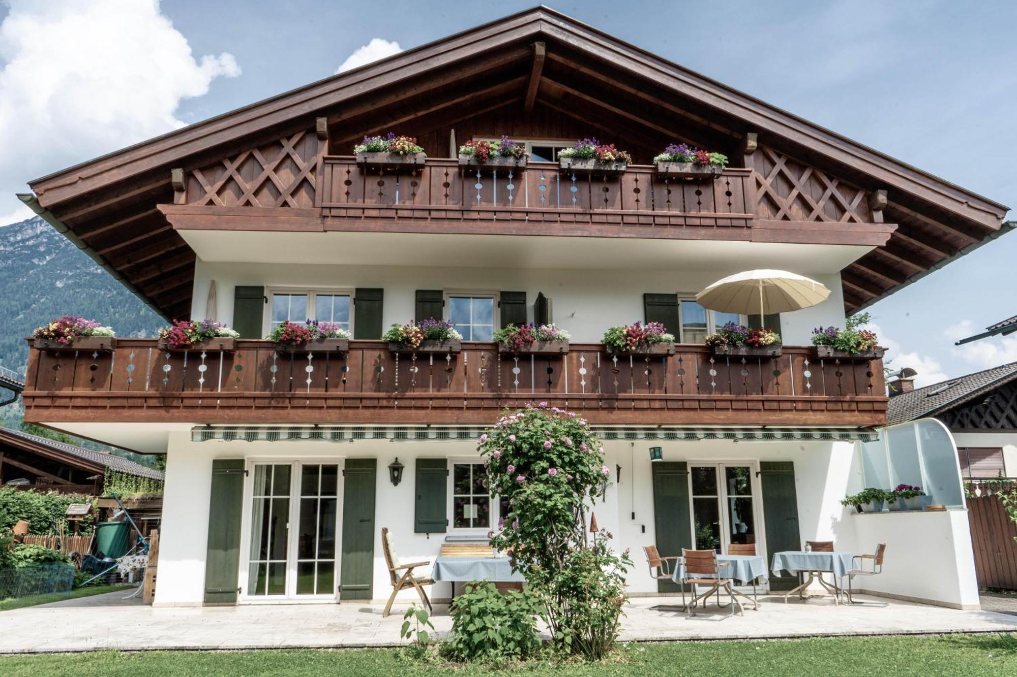Gaestehaus Quirin Гармиш-Партенкирхен Екстериор снимка